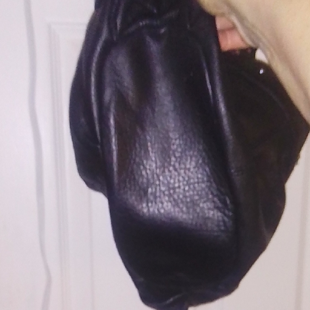 B. Makowsky Black Leather Shoulder Bag - Picture 5 of 10